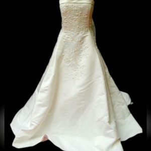 ALFRED ANGELO Wedding Dress